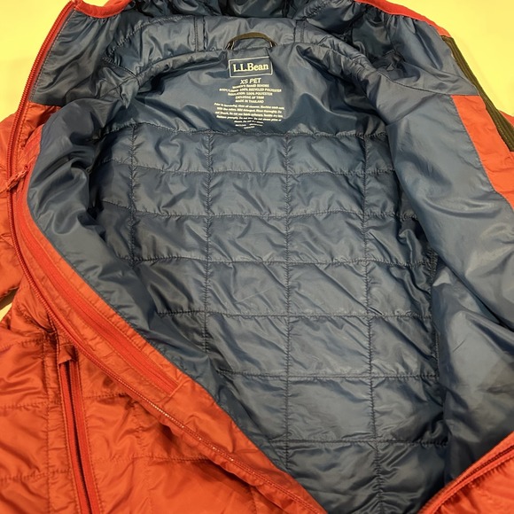 L.L. Bean Women Primaloft Packaway Jacket Size S Petite Hooded Red Full Zip EUC - Picture 8 of 8